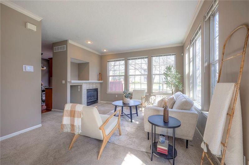 4710 W 159th Ter, Overland Park, KS 66085