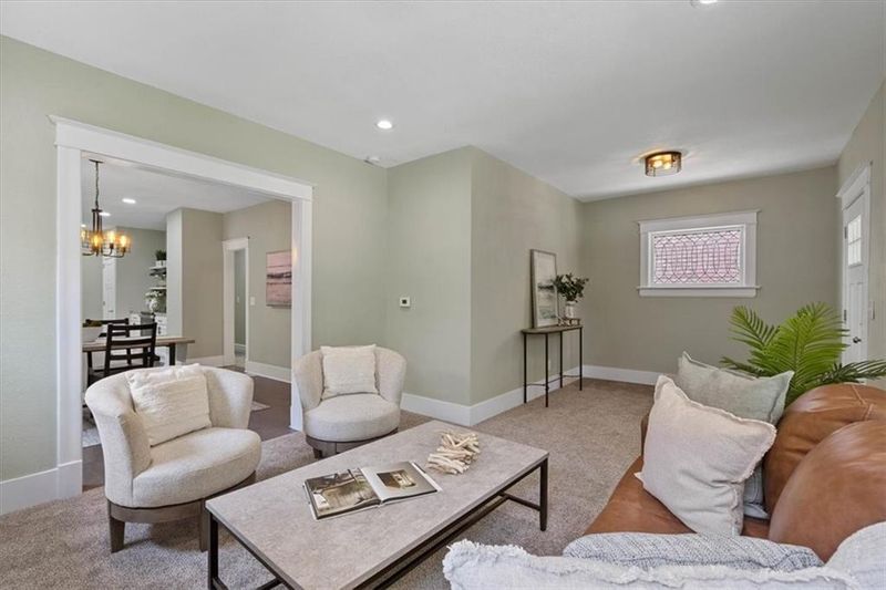 3217 E 28 St, Kansas City, MO 64128