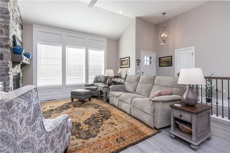 6468 Barth Rd, Shawnee, KS 66226