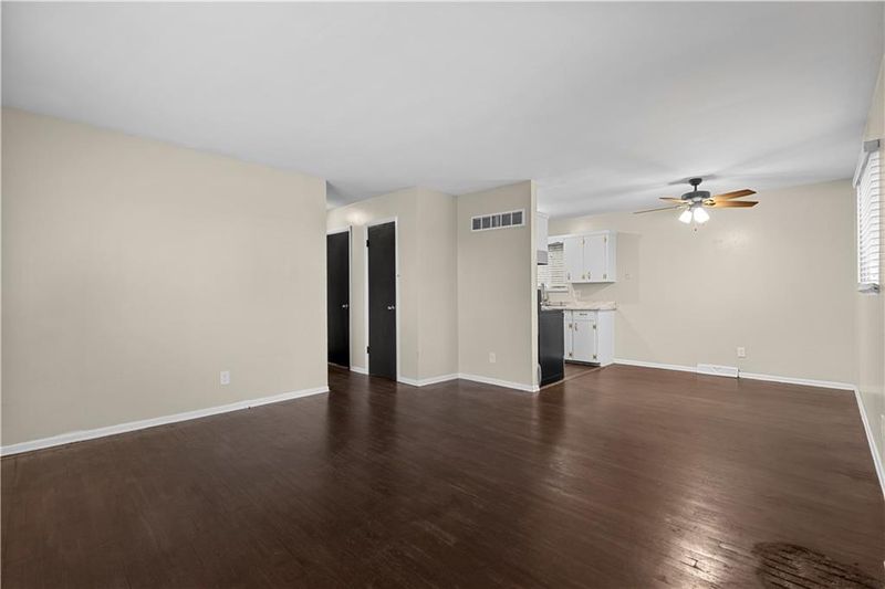 1801 E 48th St, Kansas City, MO 64130