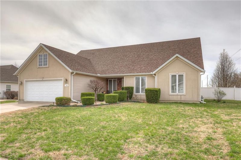 1102 Cedar Crest Dr, Pittsburg, KS 66762
