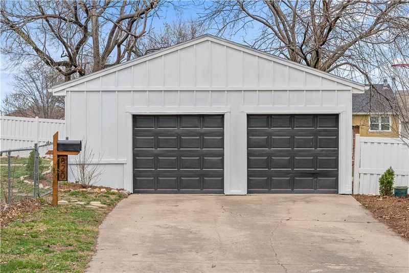 820 E Prairie St, Olathe, KS 66061