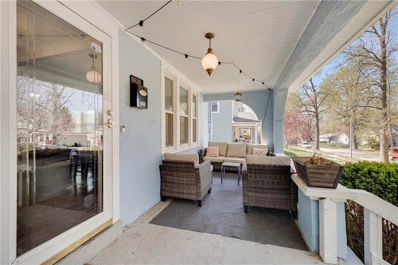 5911 Holmes St, Kansas City, MO 64110