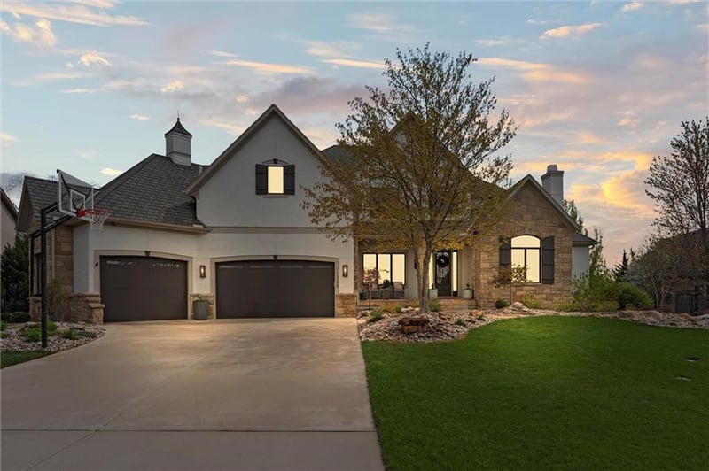 11329 W 160th St, Overland Park, KS 66221