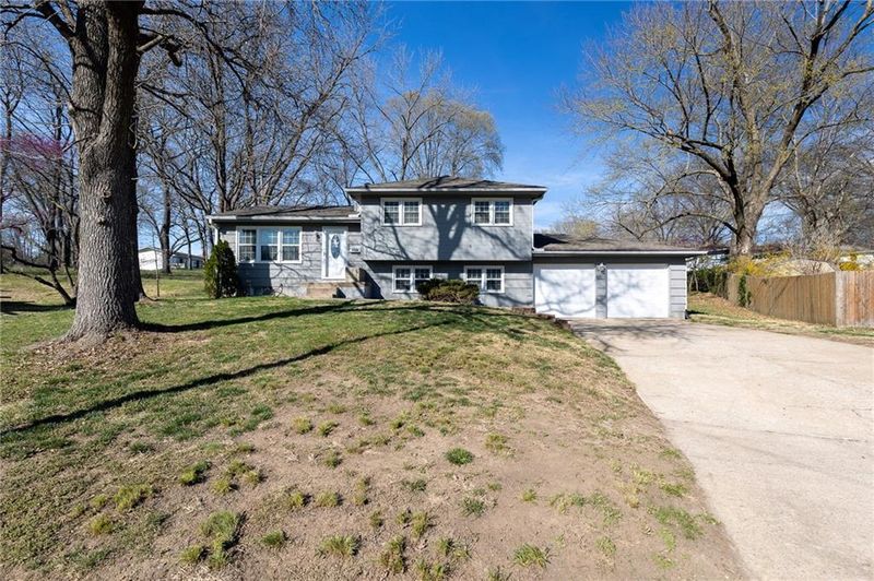 4208 50th St NE, Kansas City, MO 64119