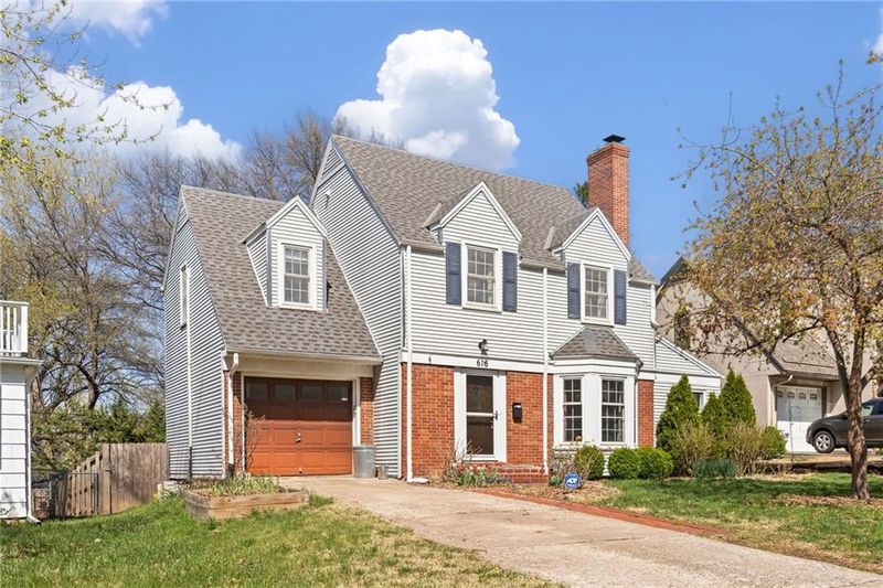 616 E 70th St, Kansas City, MO 64131