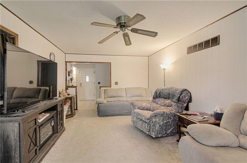 24 Broyles St, Buckner, MO 64016