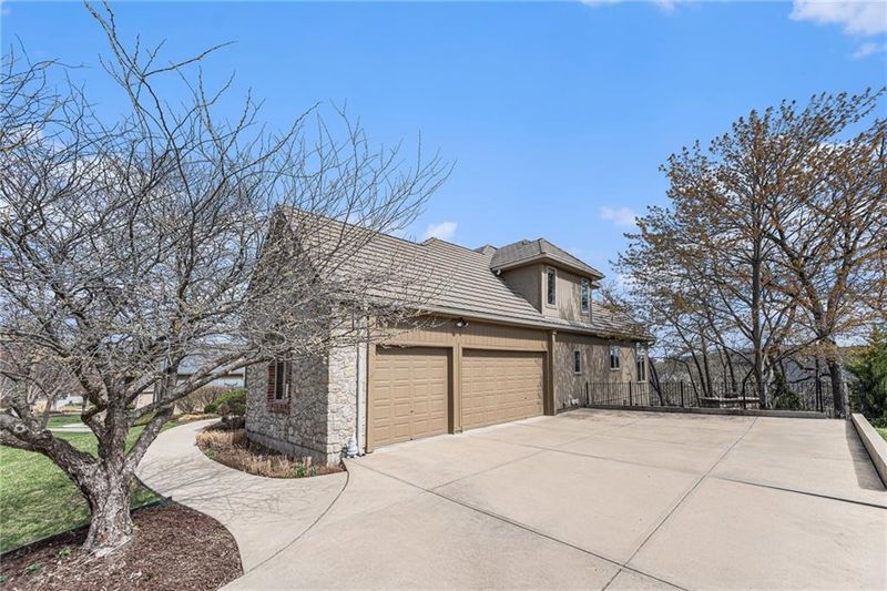 4935 Constance St, Shawnee, KS 66216
