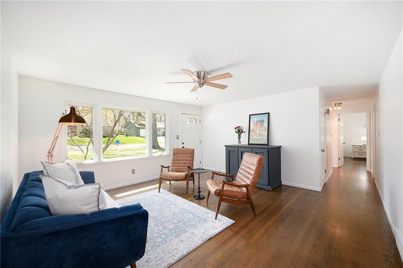 6910 W 66th St, Overland Park, KS 66202