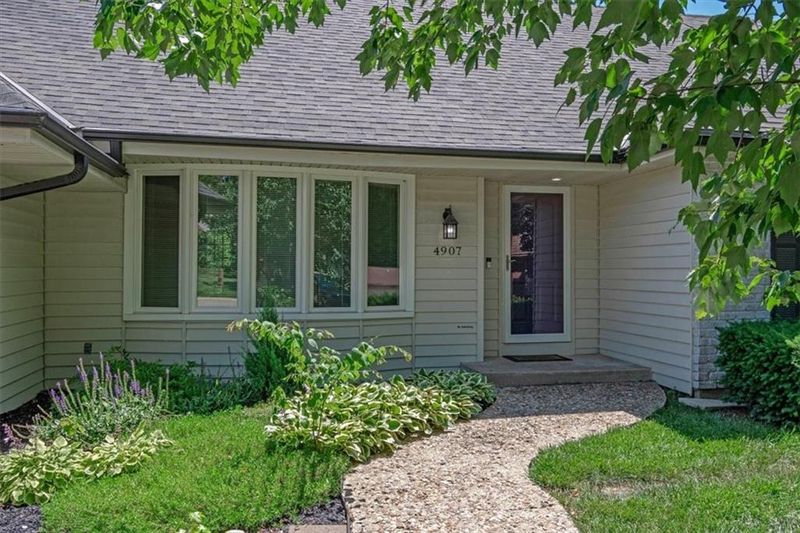 4907 Ridgeway Ave, Kansas City, MO 64133