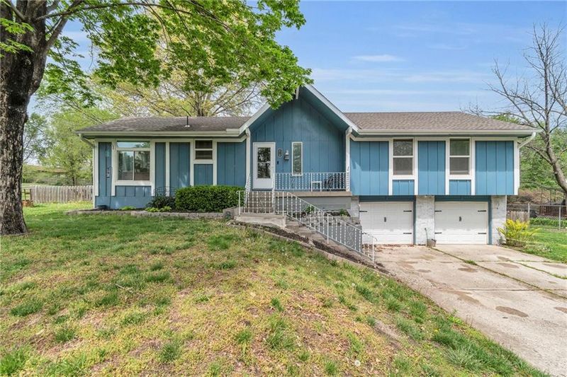 418 NE 112th Ter, Kansas City, MO 64155