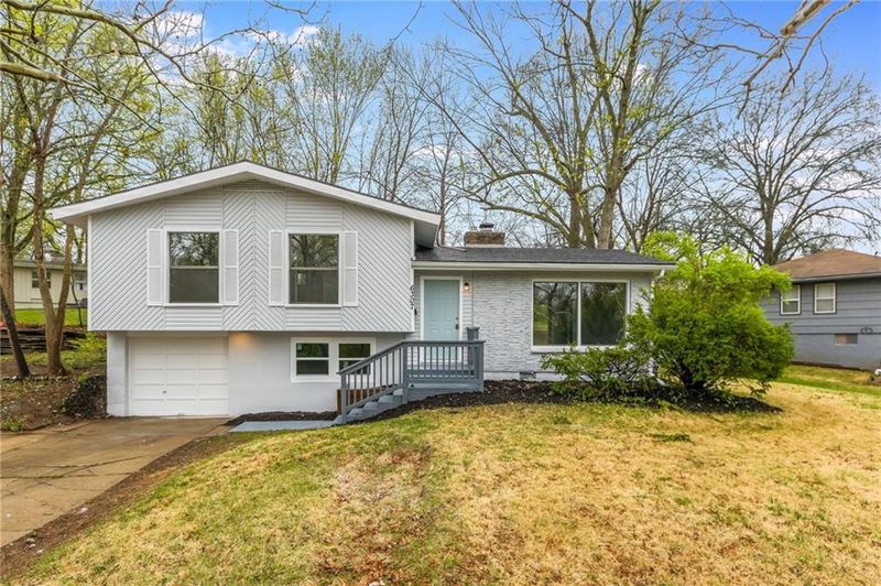 6307 E 96th St, Kansas City, MO 64134