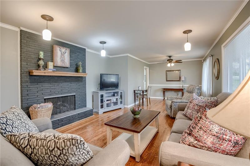 6917 W 65th Ter, Overland Park, KS 66202