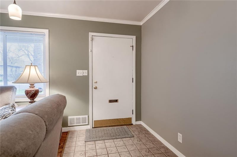 6917 W 65th Ter, Overland Park, KS 66202