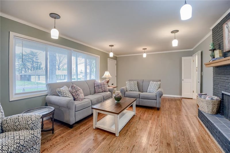 6917 W 65th Ter, Overland Park, KS 66202