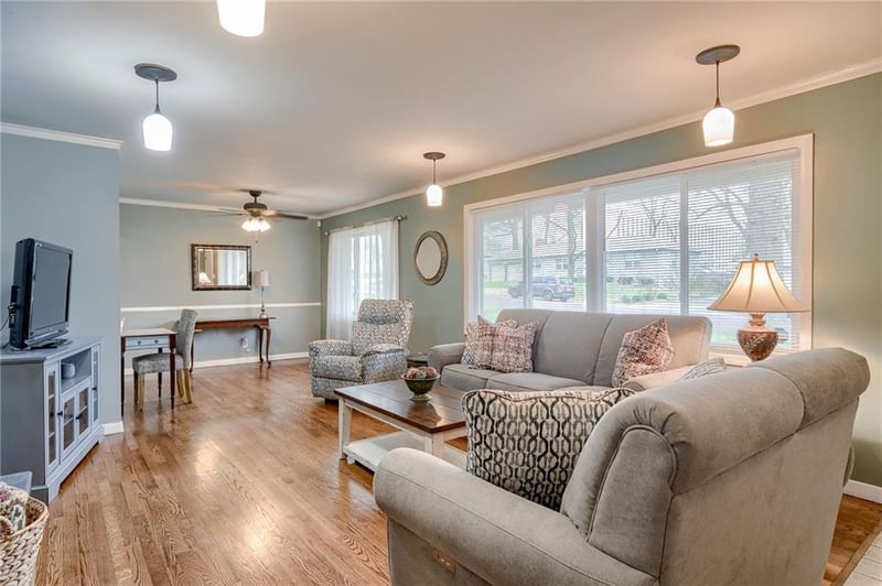 6917 W 65th Ter, Overland Park, KS 66202