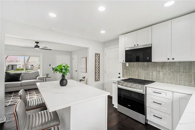 7143 Lowell Ave, Overland Park, KS 66204