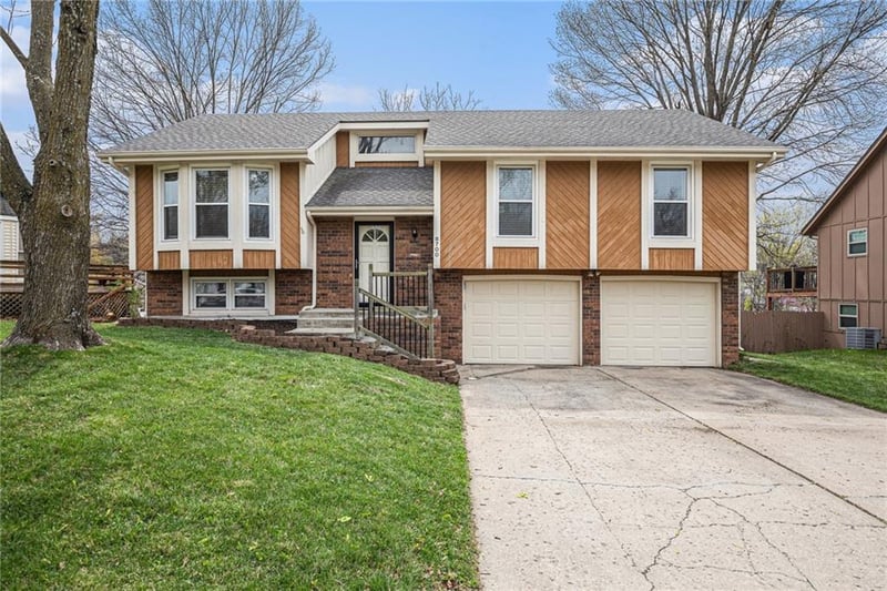 8700 NW Shannon Ave, Kansas City, MO 64153