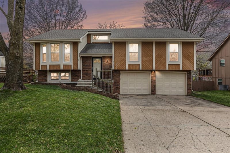 8700 NW Shannon Ave, Kansas City, MO 64153
