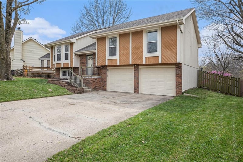 8700 NW Shannon Ave, Kansas City, MO 64153