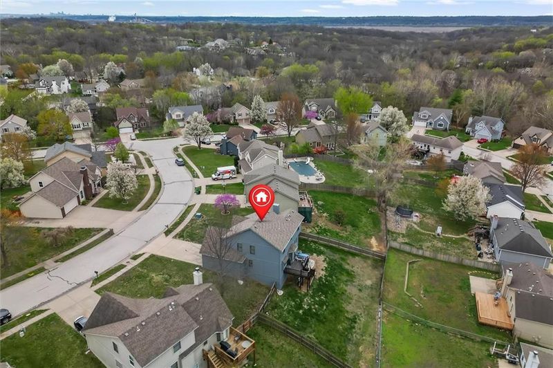 6486 Altus Dr, Kansas City, MO 64152