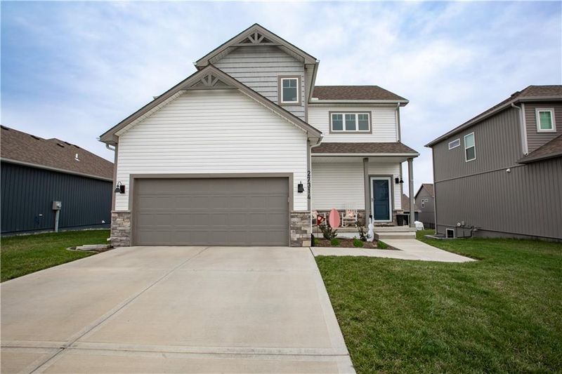 27314 E Cedar Grove Dr, Lee's Summit, MO 64086