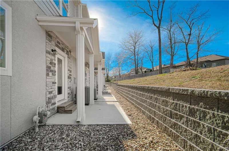 1083 N Findley St, Olathe, KS 66061
