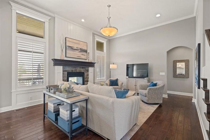 9874 Belmont Dr, Lenexa, KS 66227