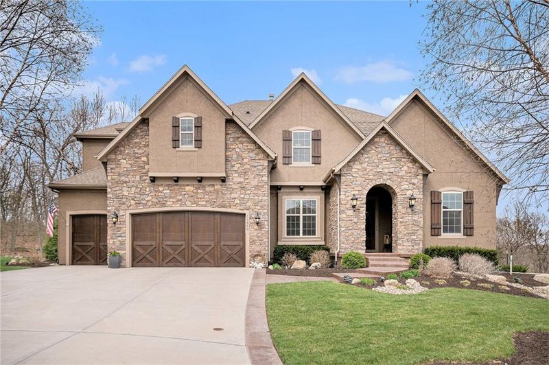 11920 S Barth Rd, Olathe, KS 66061