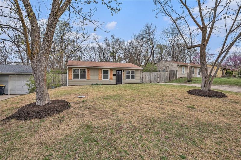 7406 E 51st St, Kansas City, MO 64129