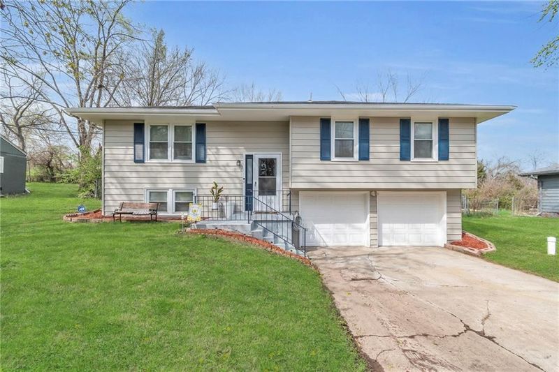 7610 E 102nd St, Kansas City, MO 64134