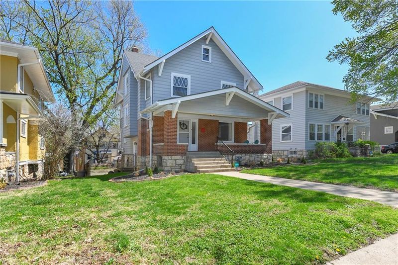 111 N Van Brunt Blvd, Kansas City, MO 64123
