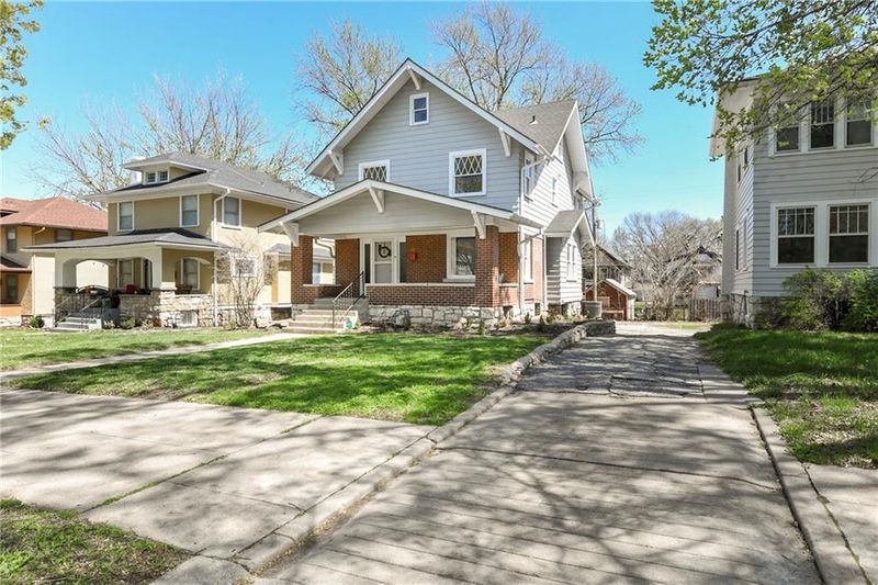 111 N Van Brunt Blvd, Kansas City, MO 64123