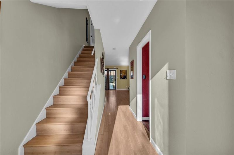 1702 E 97th St, Kansas City, MO 64131