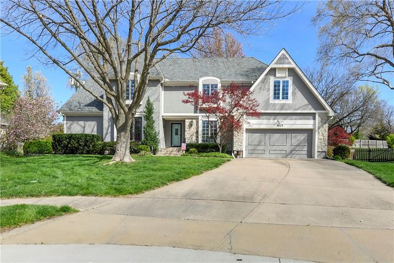 4823 W 90th St, Prairie Village, KS 66207