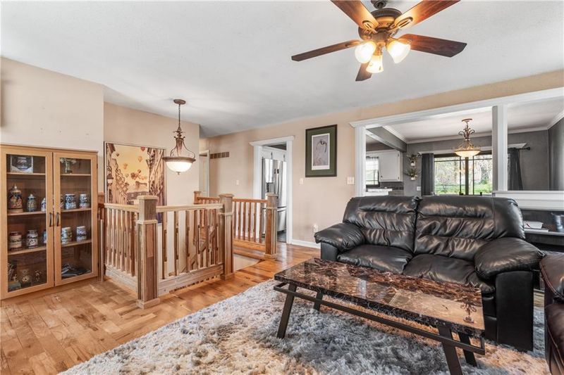 3117 NW Castle Dr, Blue Springs, MO 64015