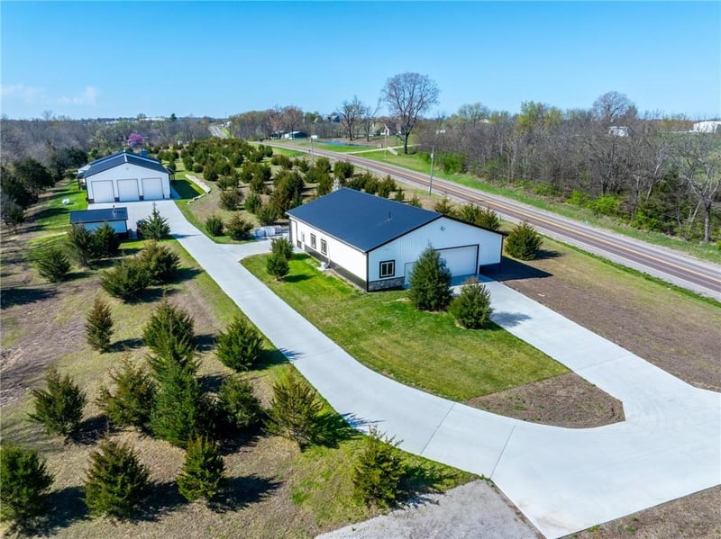 9016 SE 69 Hw, Cameron, MO 64429