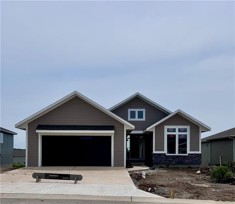 4215 W 158th Ter, Overland Park, KS 66224