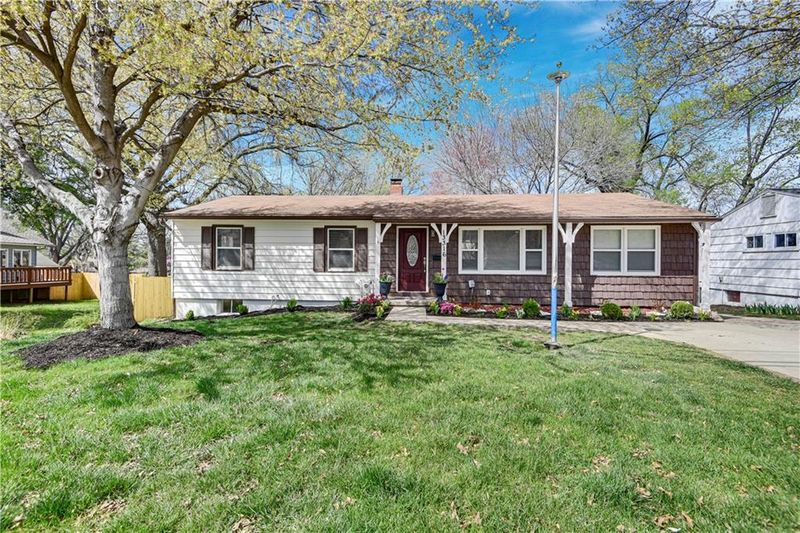 13316 W 90th Ter, Lenexa, KS 66215