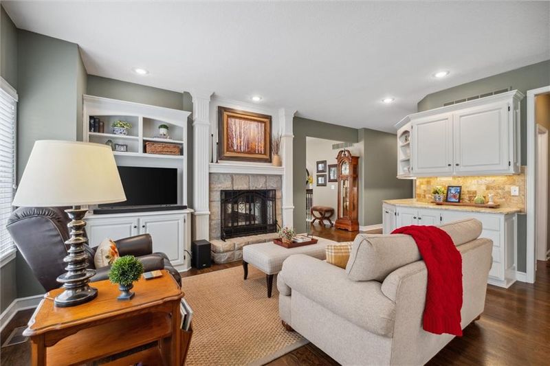 20617 W 95th St, Lenexa, KS 66220
