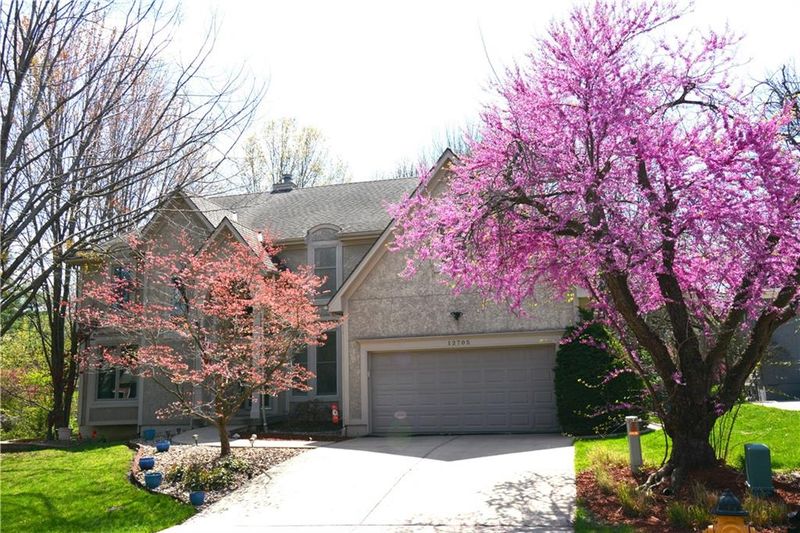 12705 W 126 St, Overland Park, KS 66213