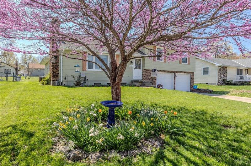 401 W 33rd St, Higginsville, MO 64037