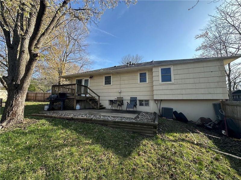 9800 E 51 Ter, Kansas City, MO 64133