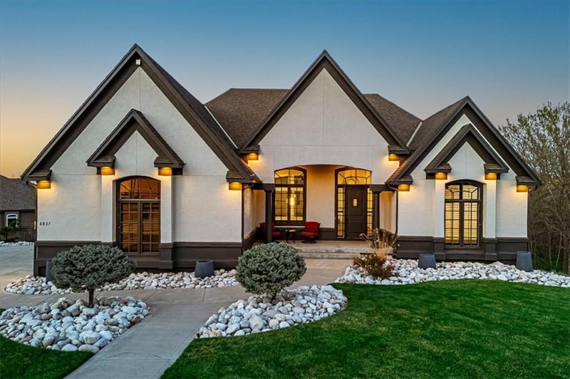 6837 N Myrtle Ct, Gladstone, MO 64119