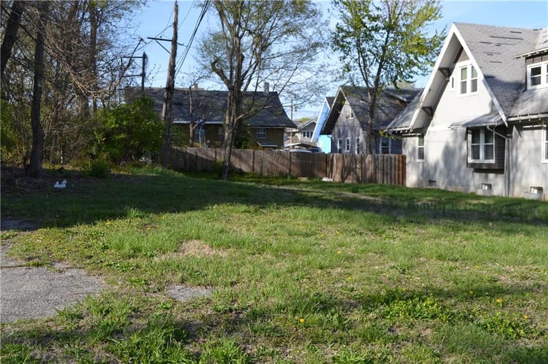 1308 E 29th St, Kansas City, MO 64109