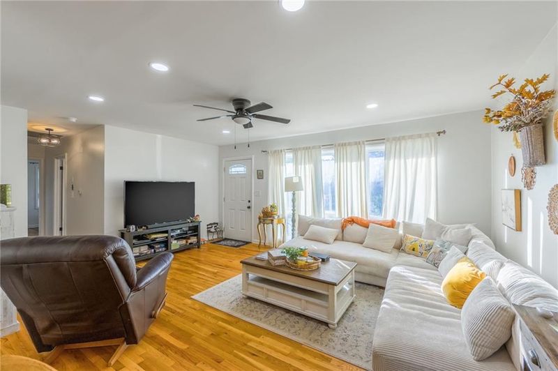 5907 Claremont Ave, Raytown, MO 64133