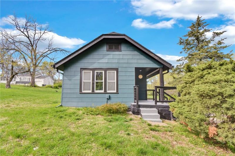 10010 E 38th Ter, Kansas City, MO 64133