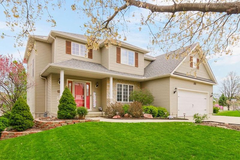 504 Hillcrest St, Lansing, KS 66043