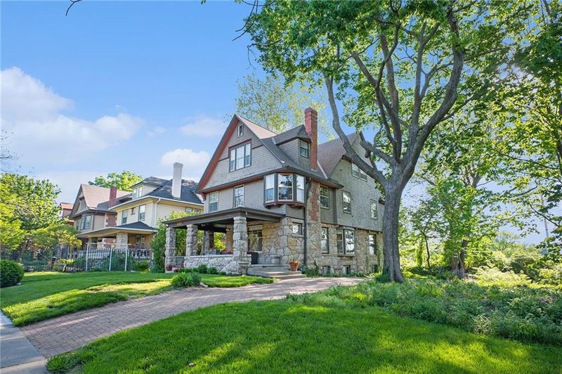 3339 Harrison St, Kansas City, MO 64109