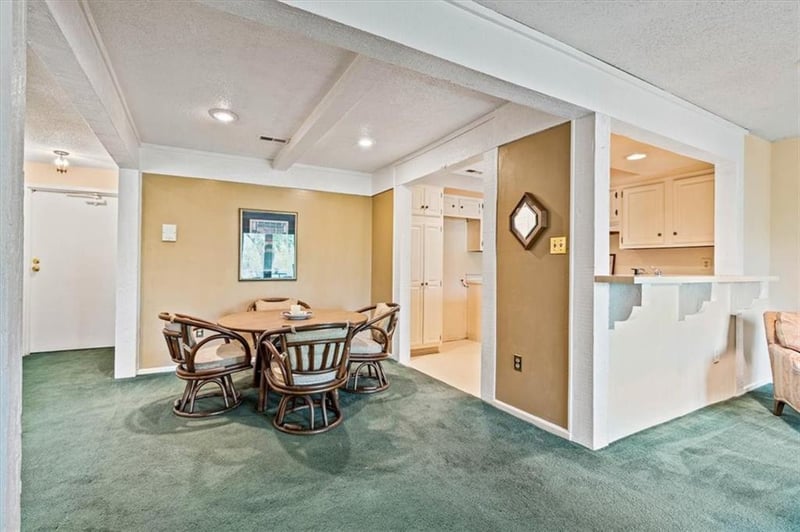 10746 Glenwood St #A, Overland Park, KS 66211